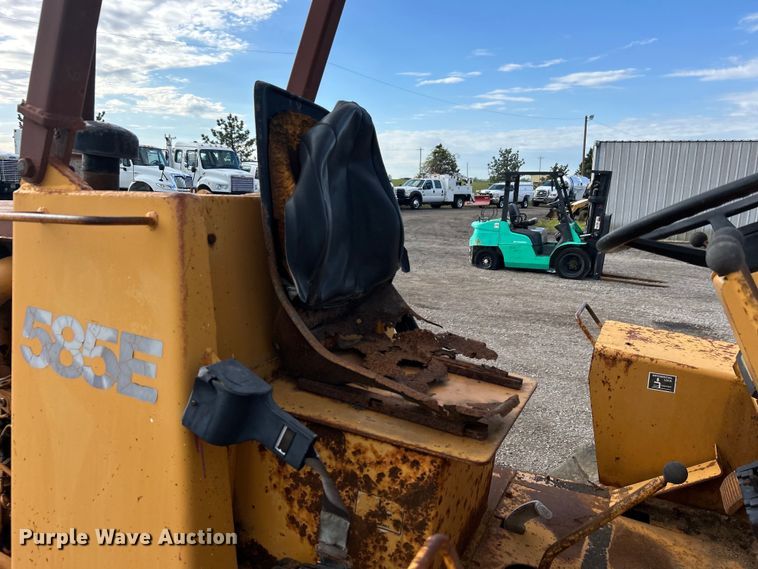 image for item EG1440 1989 Case 585E forklift