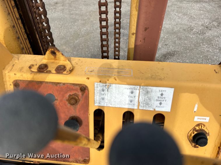 image for item EG1440 1989 Case 585E forklift