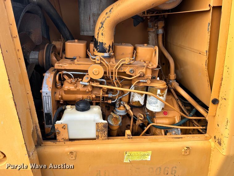 image for item EG1440 1989 Case 585E forklift