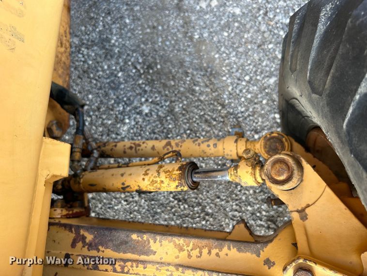 image for item EG1440 1989 Case 585E forklift