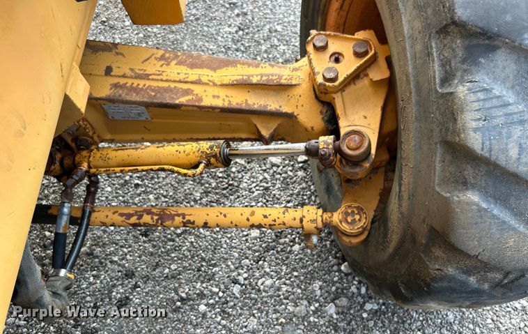 image for item EG1440 1989 Case 585E forklift