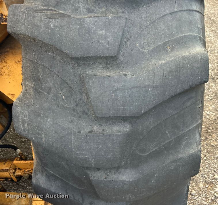 image for item EG1440 1989 Case 585E forklift