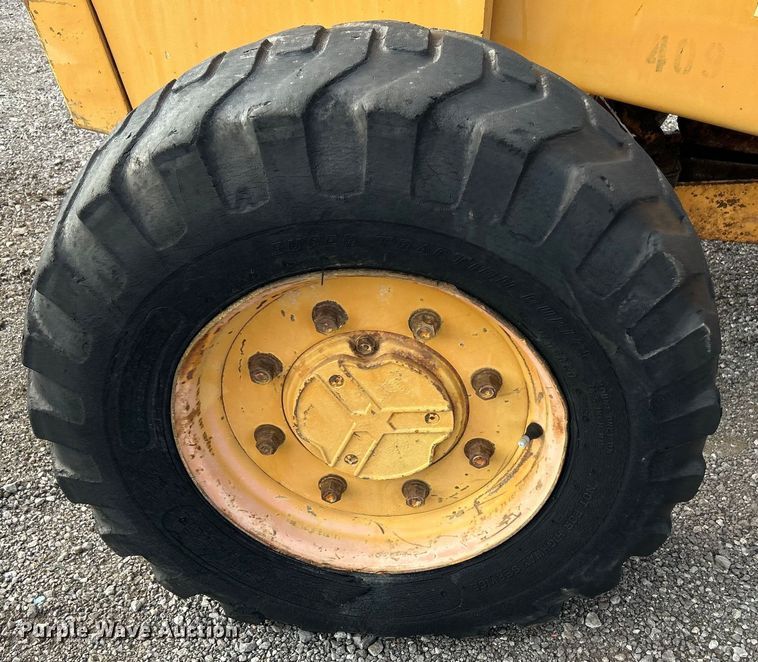 image for item EG1440 1989 Case 585E forklift