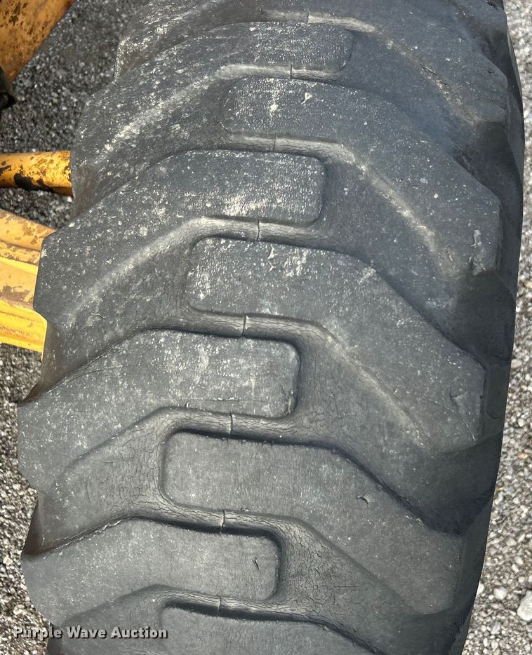 image for item EG1440 1989 Case 585E forklift