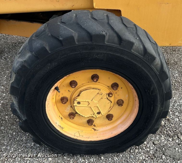 image for item EG1440 1989 Case 585E forklift