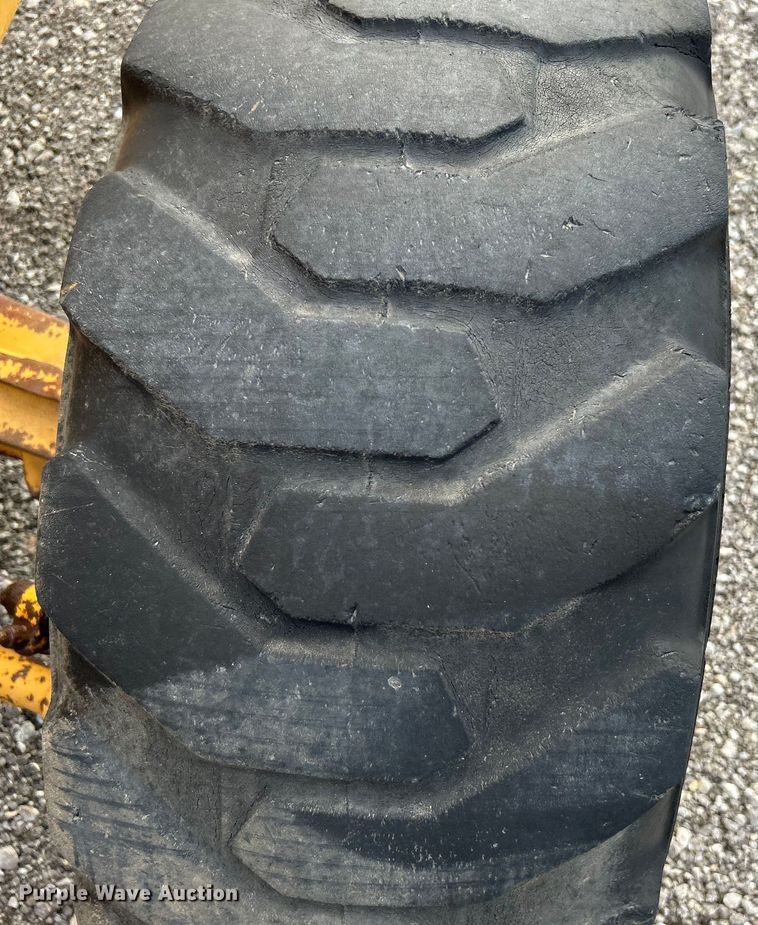 image for item EG1440 1989 Case 585E forklift