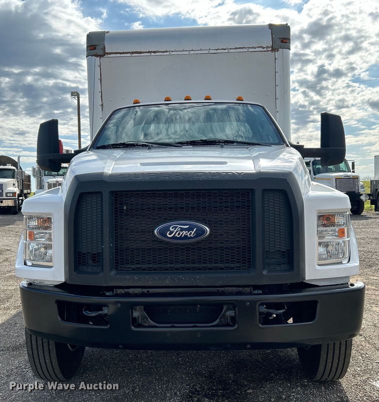 image for item EG1442 2016 Ford F650 Super Duty box truck