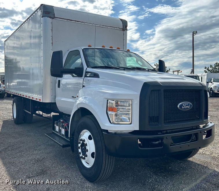 image for item EG1442 2016 Ford F650 Super Duty box truck