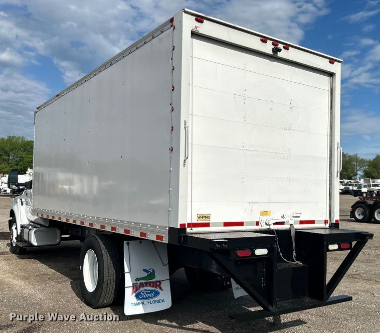 image for item EG1442 2016 Ford F650 Super Duty box truck