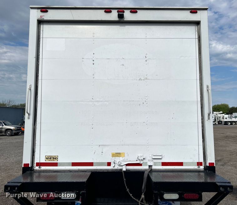 image for item EG1442 2016 Ford F650 Super Duty box truck