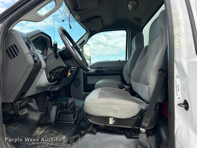 image for item EG1442 2016 Ford F650 Super Duty box truck