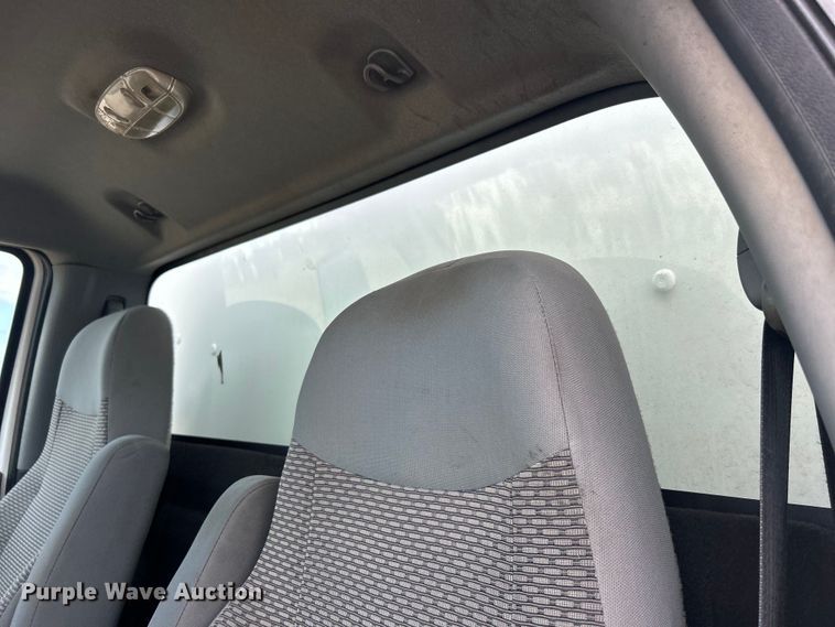 image for item EG1442 2016 Ford F650 Super Duty box truck