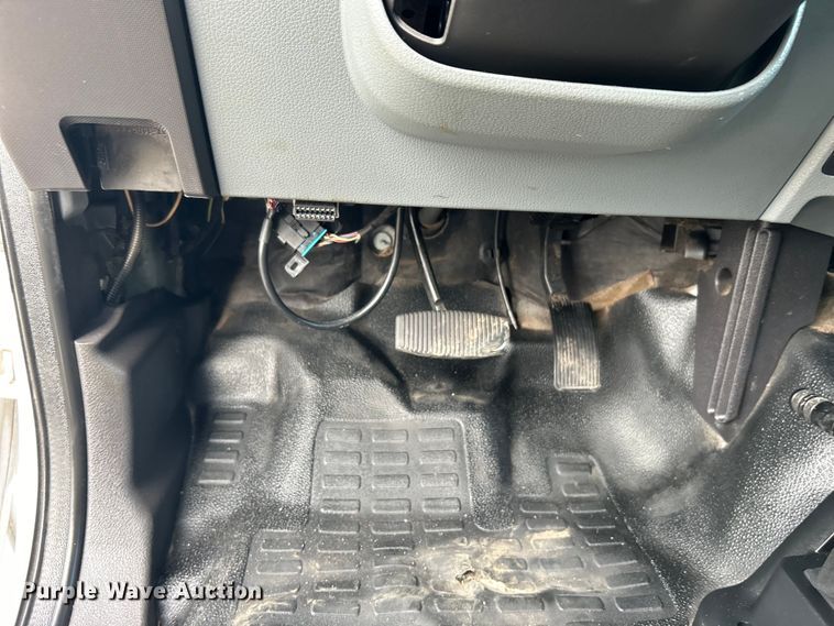 image for item EG1442 2016 Ford F650 Super Duty box truck