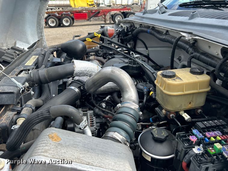 image for item EG1442 2016 Ford F650 Super Duty box truck