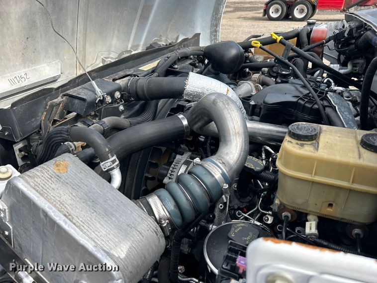 image for item EG1442 2016 Ford F650 Super Duty box truck