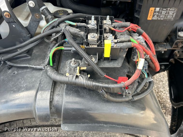 image for item EG1442 2016 Ford F650 Super Duty box truck