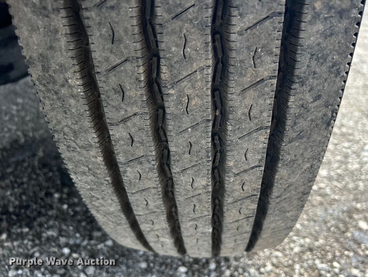 image for item EG1442 2016 Ford F650 Super Duty box truck