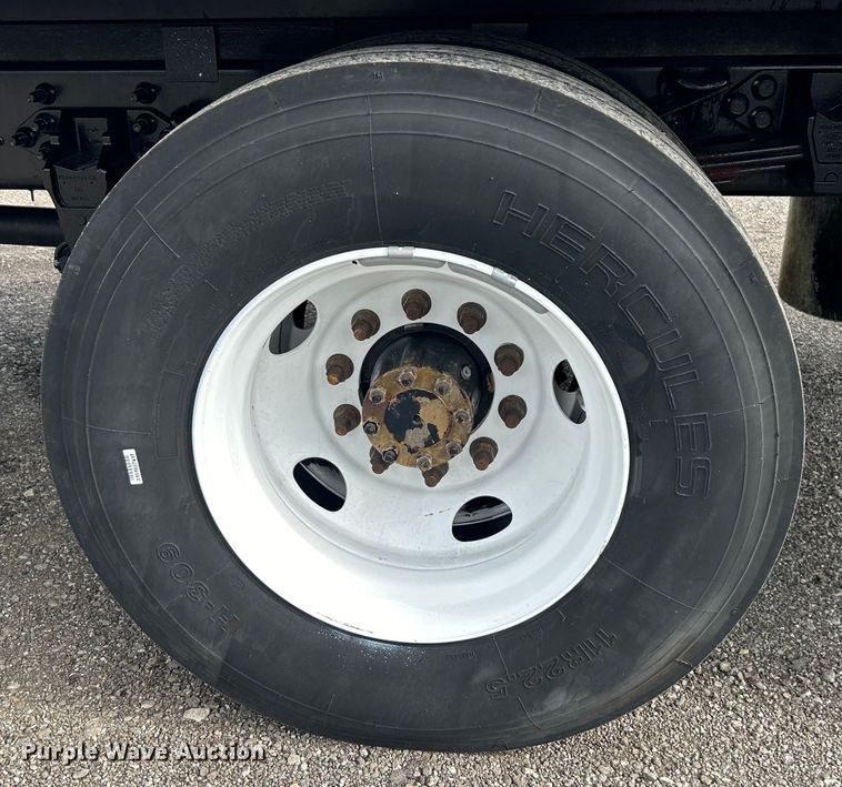 image for item EG1442 2016 Ford F650 Super Duty box truck