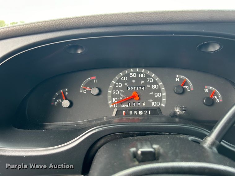 image for item EG1443 2001 Ford E450 shuttle bus