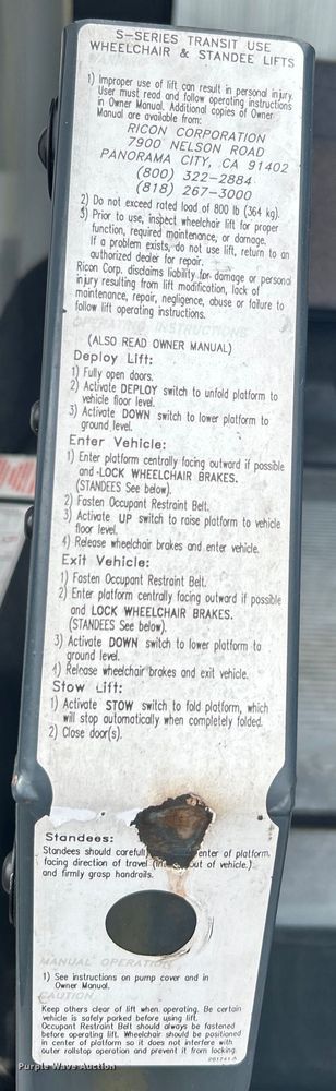 image for item EG1443 2001 Ford E450 shuttle bus