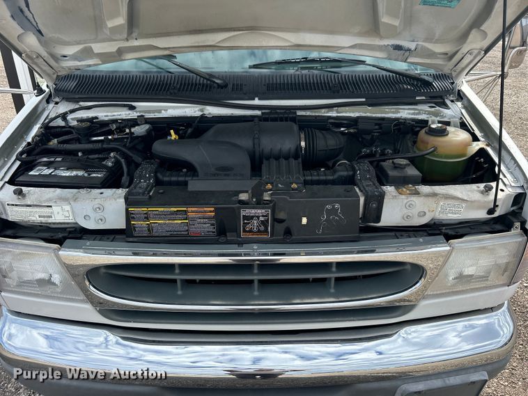 image for item EG1443 2001 Ford E450 shuttle bus