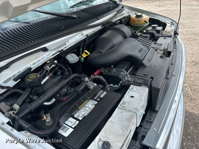 image for item EG1443 2001 Ford E450 shuttle bus