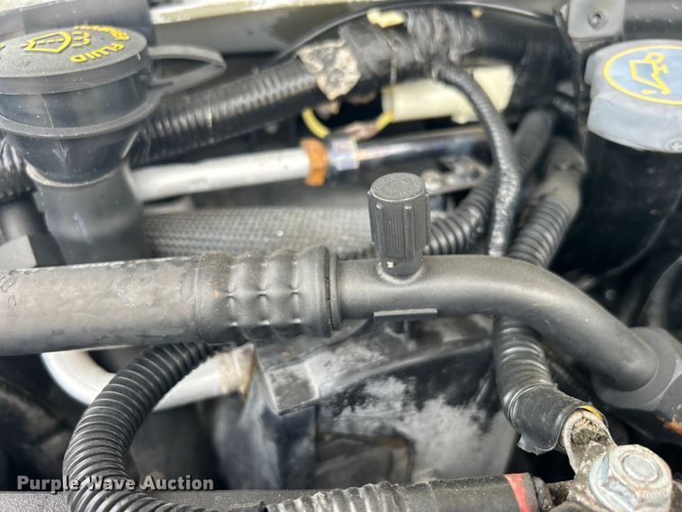 image for item EG1443 2001 Ford E450 shuttle bus