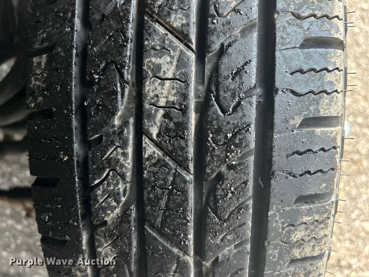 image for item EG1443 2001 Ford E450 shuttle bus