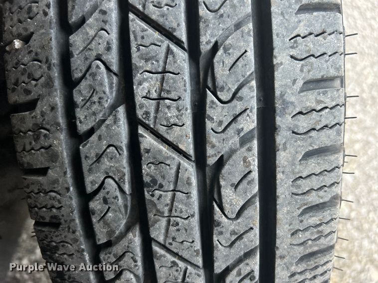 image for item EG1443 2001 Ford E450 shuttle bus