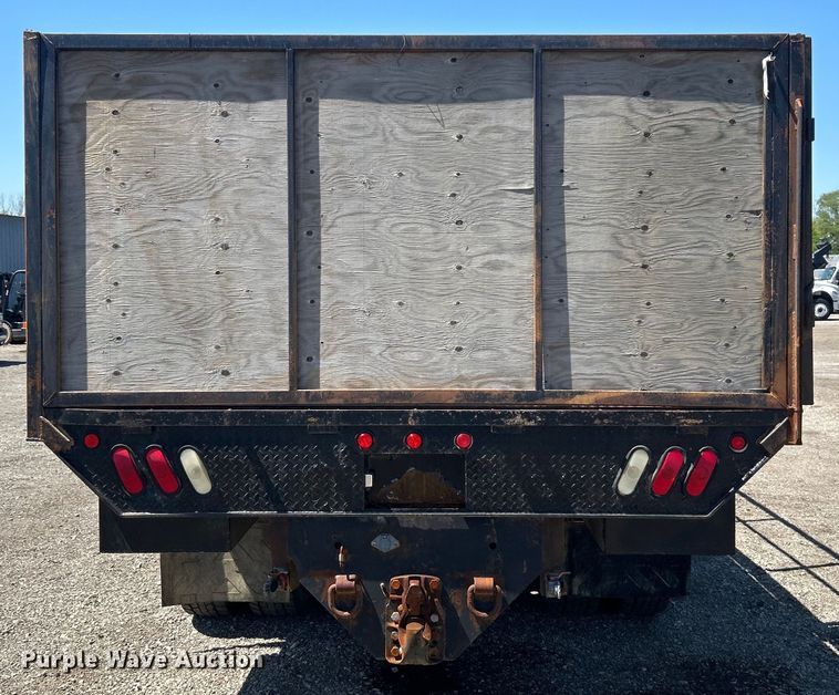 image for item EG1447 2000 Mack CH613 flatbed truck