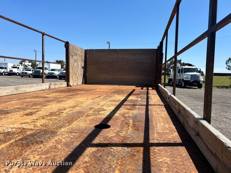 image for item EG1447 2000 Mack CH613 flatbed truck