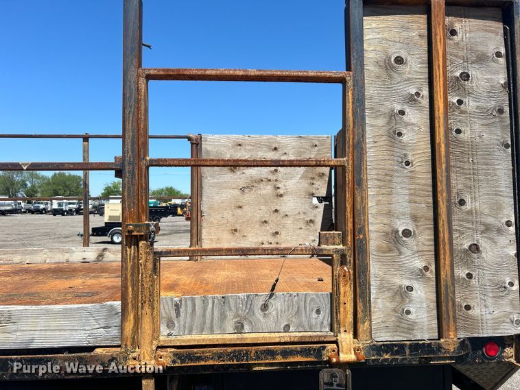 image for item EG1447 2000 Mack CH613 flatbed truck