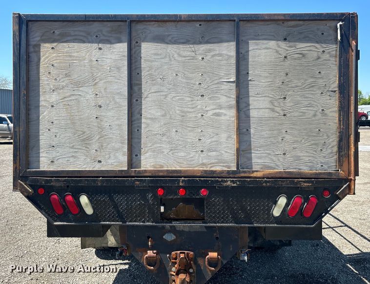 image for item EG1447 2000 Mack CH613 flatbed truck