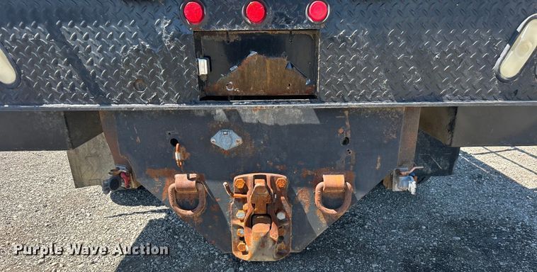 image for item EG1447 2000 Mack CH613 flatbed truck