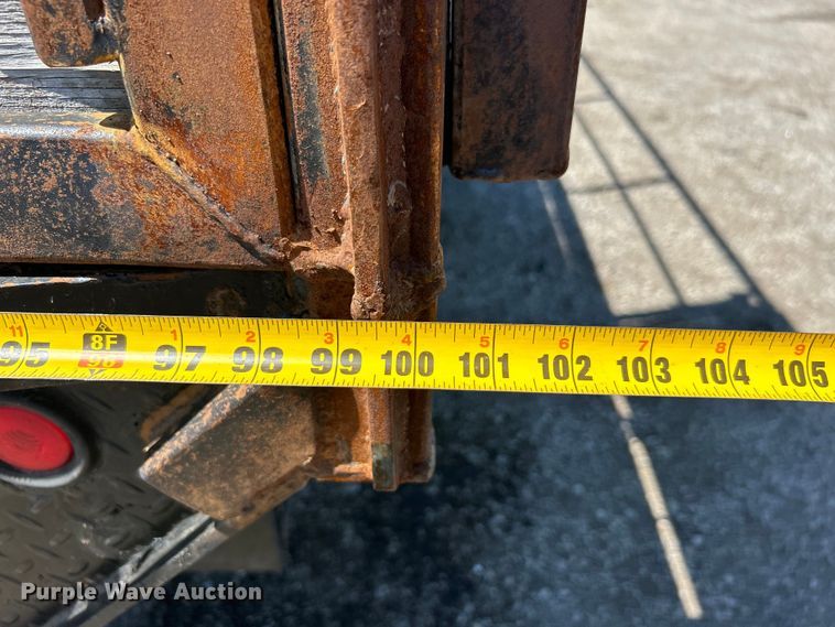 image for item EG1447 2000 Mack CH613 flatbed truck