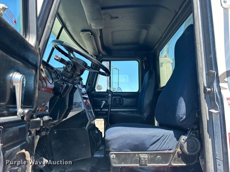 image for item EG1447 2000 Mack CH613 flatbed truck