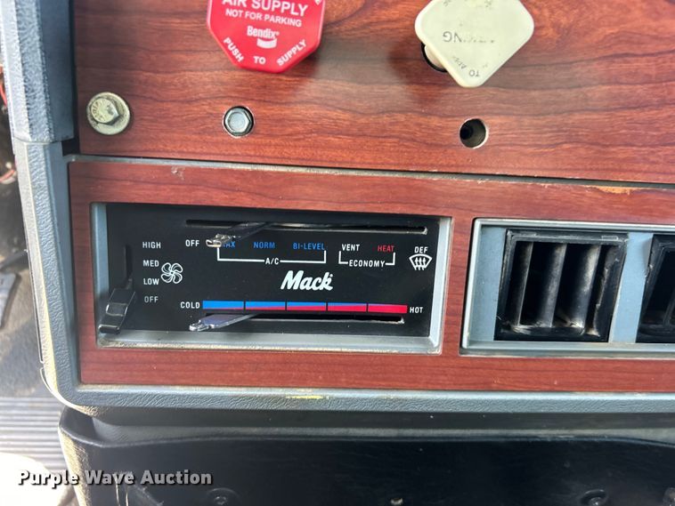 image for item EG1447 2000 Mack CH613 flatbed truck