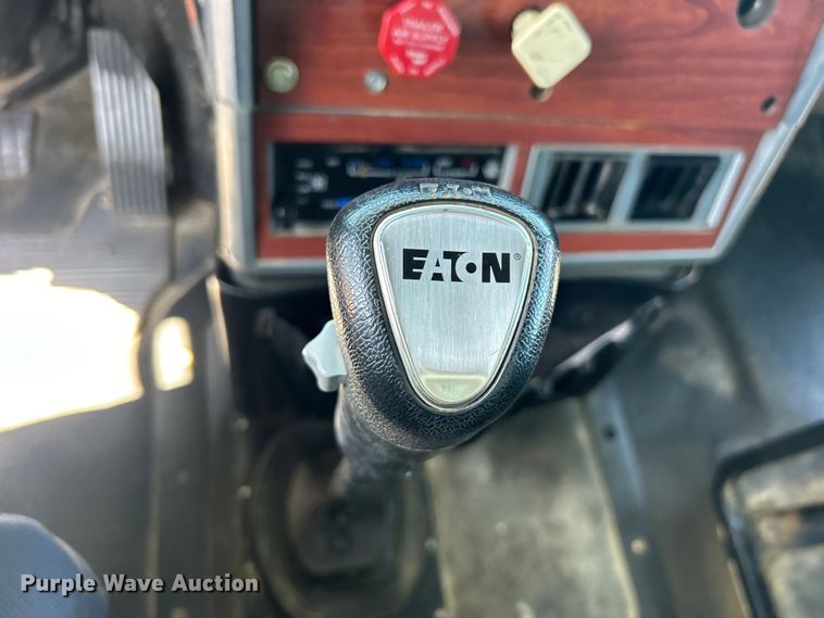 image for item EG1447 2000 Mack CH613 flatbed truck