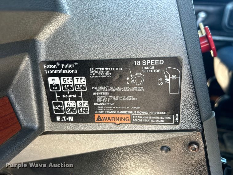 image for item EG1447 2000 Mack CH613 flatbed truck