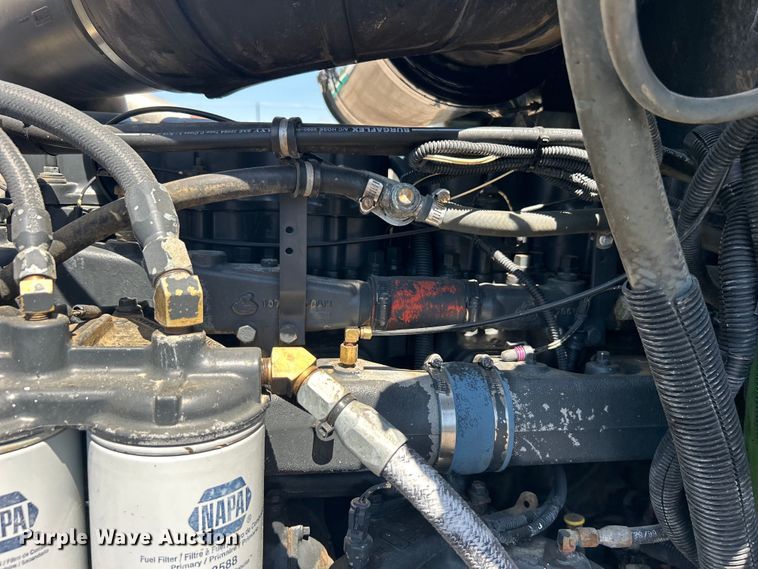 image for item EG1447 2000 Mack CH613 flatbed truck