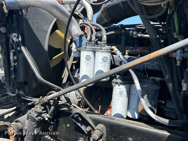 image for item EG1447 2000 Mack CH613 flatbed truck