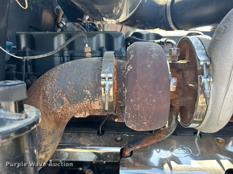 image for item EG1447 2000 Mack CH613 flatbed truck