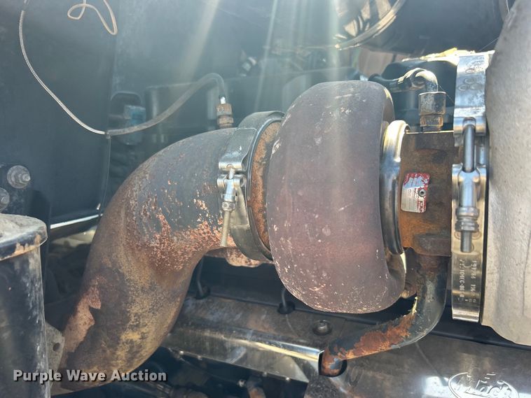 image for item EG1447 2000 Mack CH613 flatbed truck