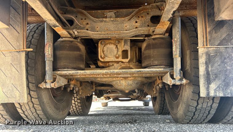 image for item EG1447 2000 Mack CH613 flatbed truck