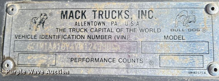 image for item EG1447 2000 Mack CH613 flatbed truck