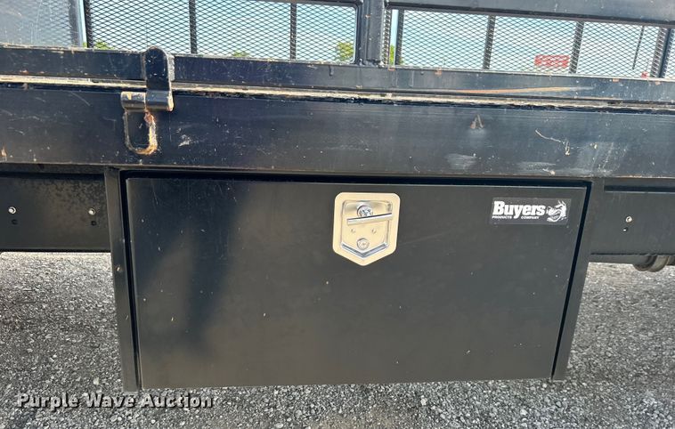 image for item EG1475 2017 Ford F650 Super Duty flatbed truck