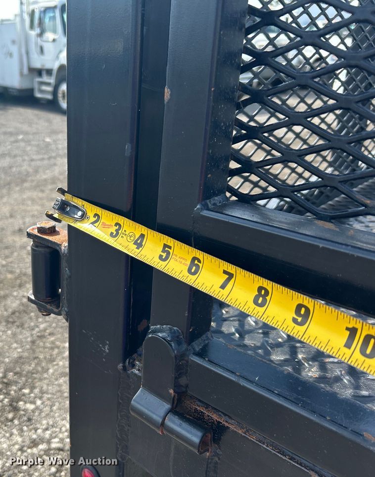 image for item EG1475 2017 Ford F650 Super Duty flatbed truck