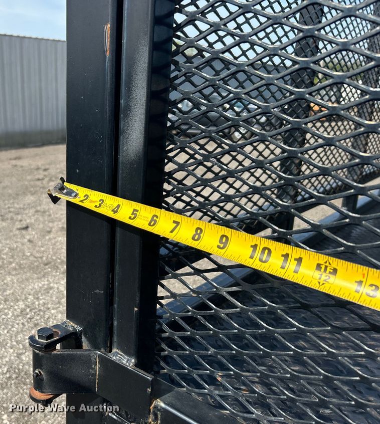 image for item EG1475 2017 Ford F650 Super Duty flatbed truck