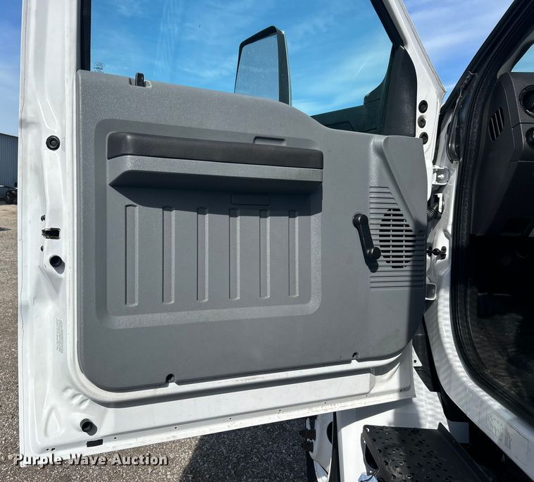 image for item EG1475 2017 Ford F650 Super Duty flatbed truck