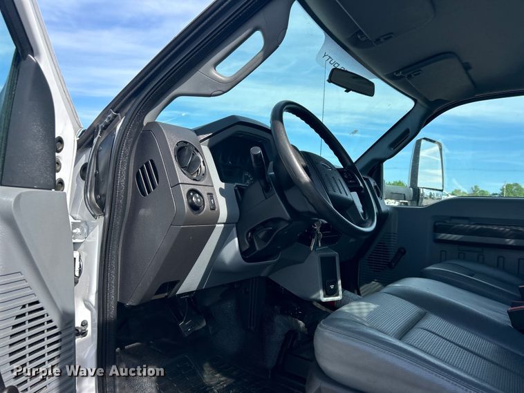 image for item EG1475 2017 Ford F650 Super Duty flatbed truck